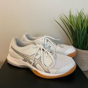 Women’s Volleyball ASICS (Size 6)